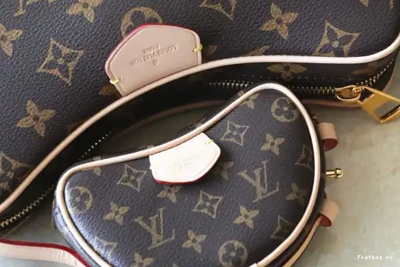 Frstbag ru Croissant LOUIS VUITTON MM 0415